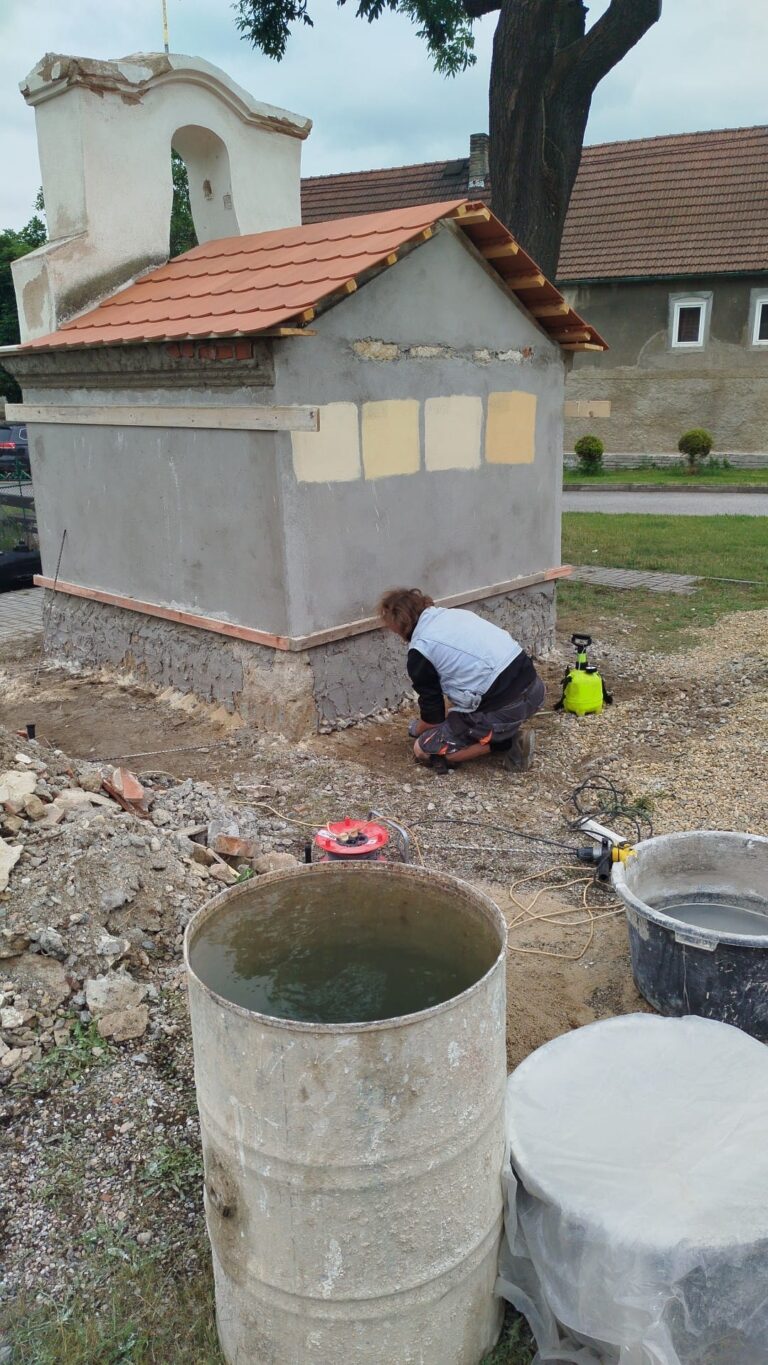 Kaplička Kamenný most