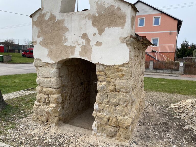 Kaplička Kamenný most